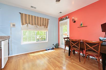 5th image of 1329 E Evergreen Dr Unit 2