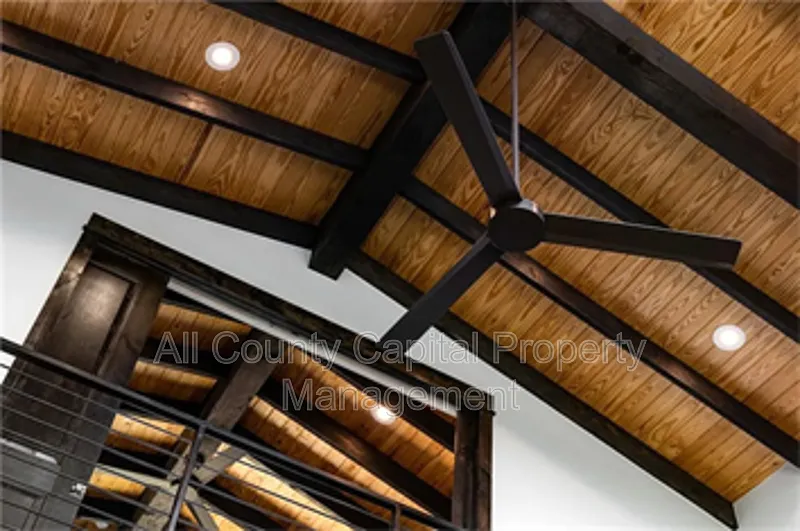 2 bed, 2.0 bath, 2687 sqft, $3,500 — Photo 4