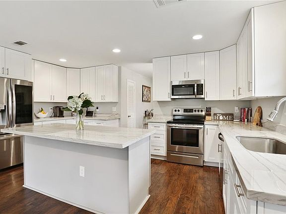 3rd image of 720 Transcontinental Dr