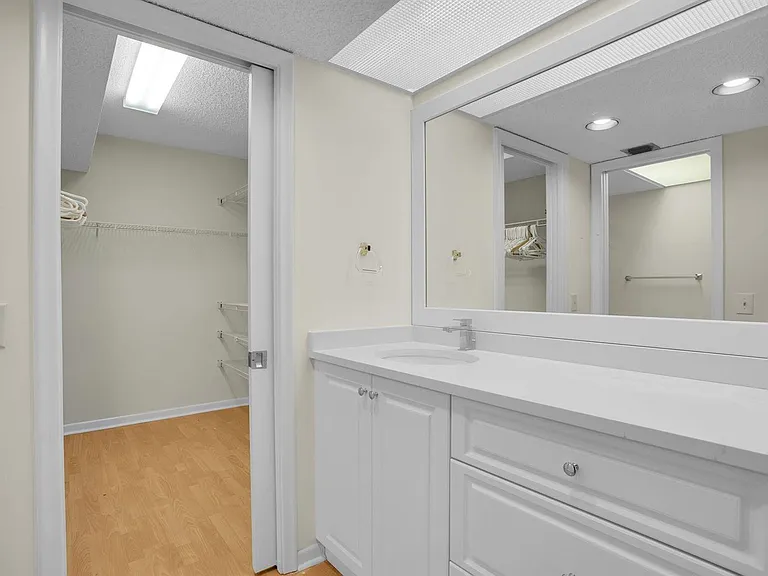 1605 Abaco Dr #M4 — Photo 26