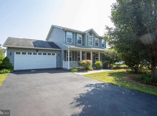 281 Dinali Dr, Martinsburg, WV 25403