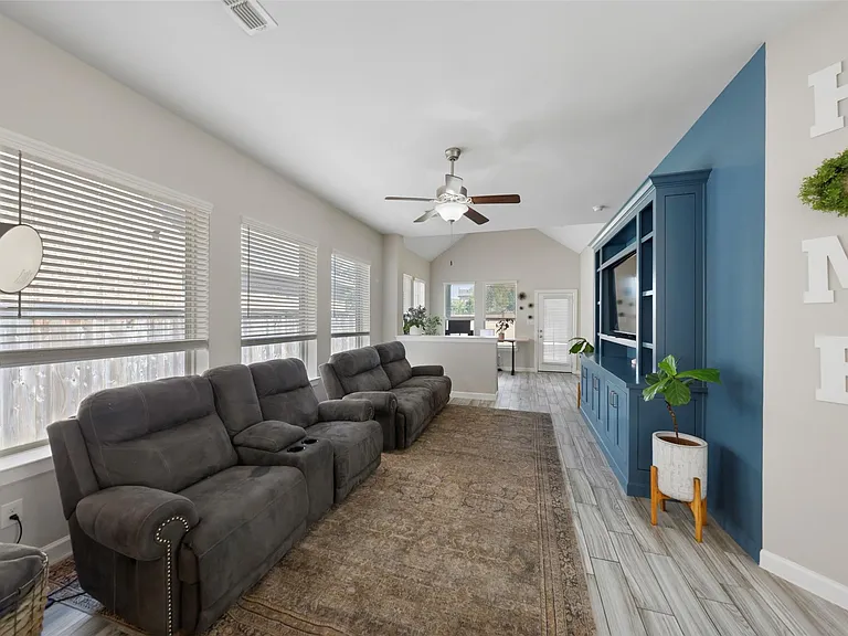 15510 Bosque Valley Ct — Photo 3