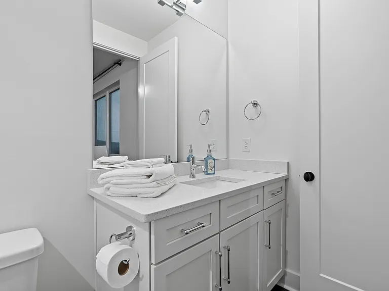 910 Youngs Ln #3 — Photo 32