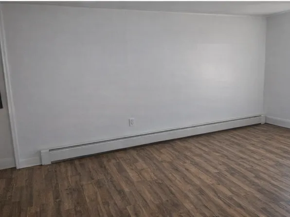 (undisclosed Address), Manchester, CT 06040