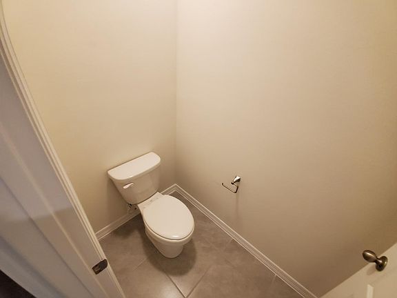 4th image of 929 Summer Glen Dr