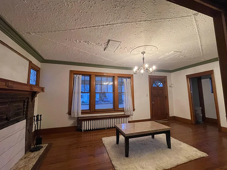 319 Dewey St — Photo 6