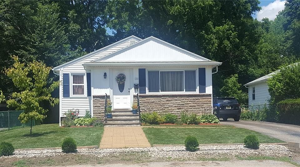 1st image of 10 Willow St