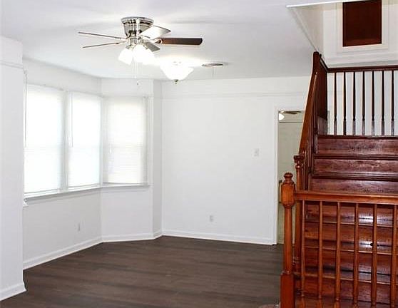4th image of 2662 Dreux Ave