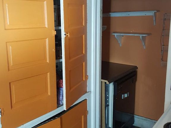 2nd image of 1116 Hillary Sq