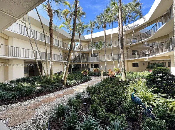 8015 SW 107th Ave APT 222, Miami, FL 33173