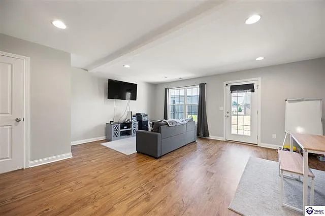 113 Graystone Ct — Photo 2