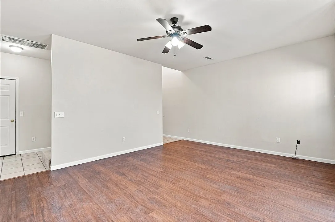 3 bed, 2.0 bath, 1622 sqft, $1,600 — Photo 4