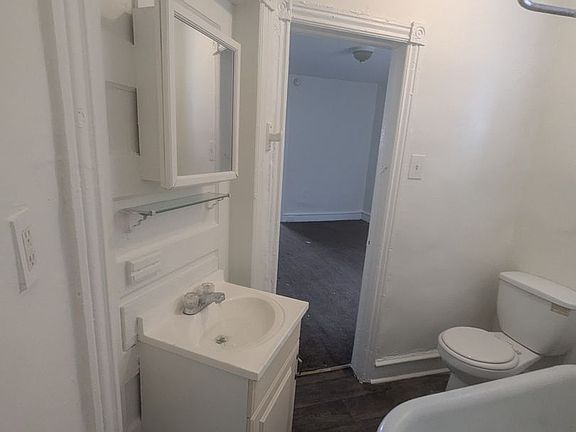 4th image of 218 N 54th St Fl 3