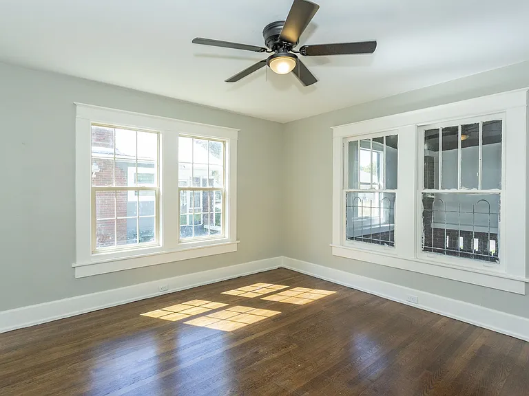 2715 Avenue H — Photo 7