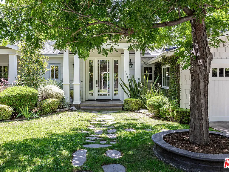 4537 Agnes Ave — Photo 3
