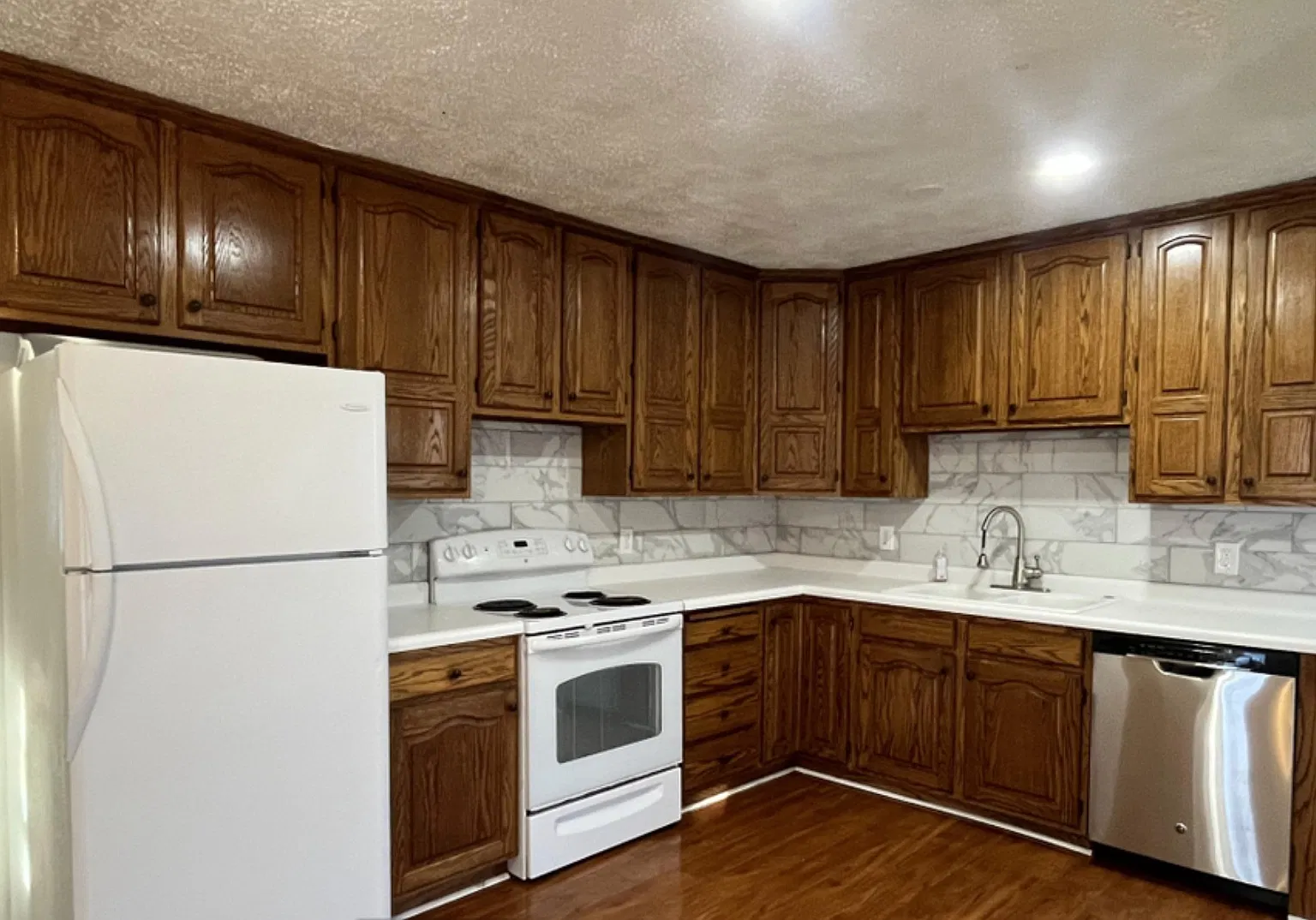 4 bed, 1650 sqft, $2,500 — Photo 2