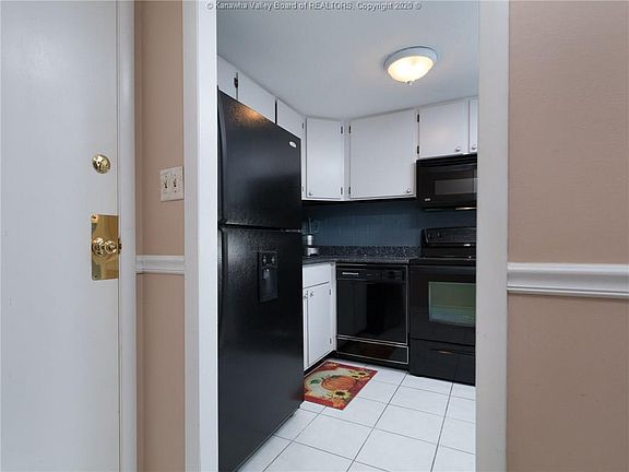 5th image of 2106 Kanawha Blvd E #715-716