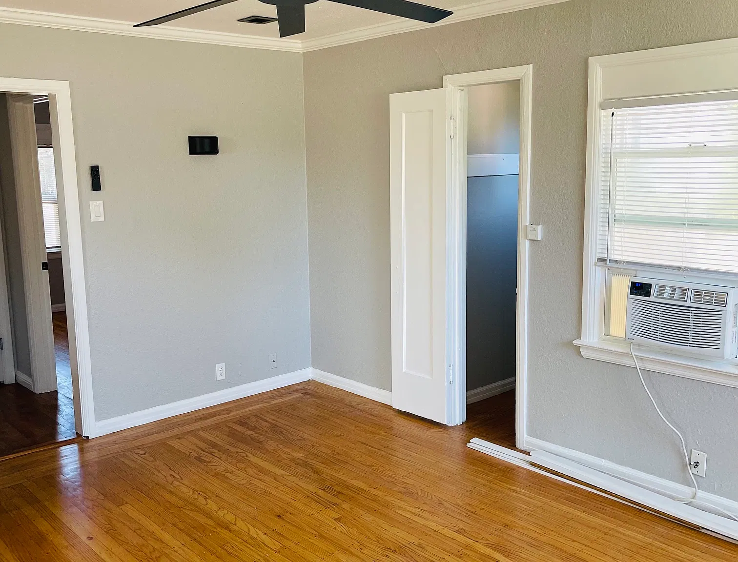 3 bed, 1100 sqft, $2,395 — Photo 4