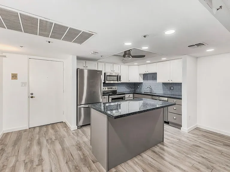 7950 E Camelback Rd #305 — Photo 6