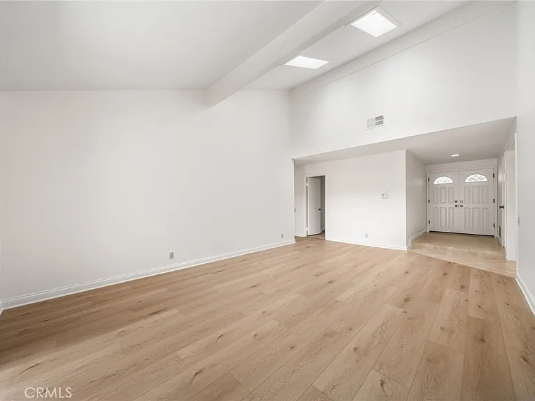 24382 Macedo Dr — Photo 7