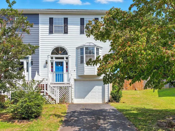 2328 Austin Dr, Charlottesville, VA 22911
