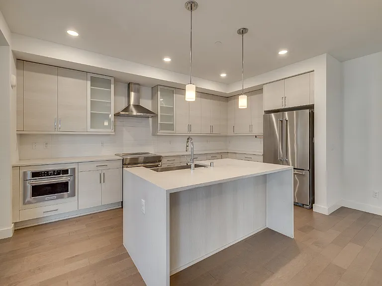 23115 NE 8th St — Photo 5