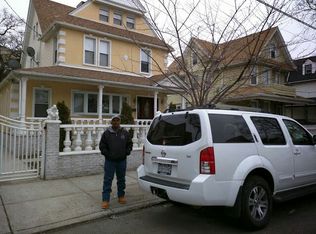 8932 115th St, Richmond Hill, NY 11418