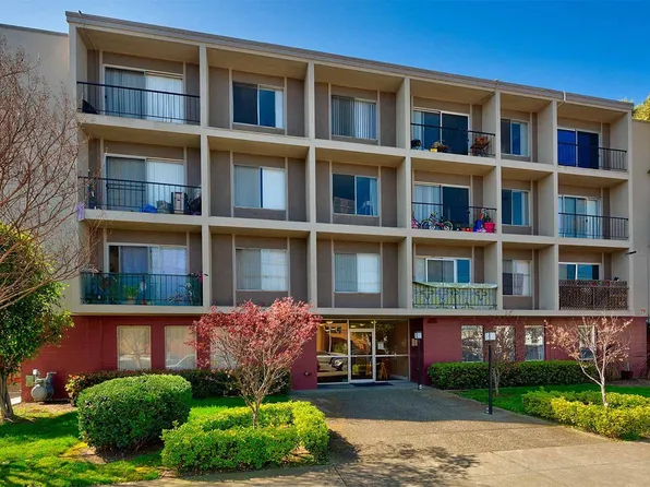 Three Crown Apartments