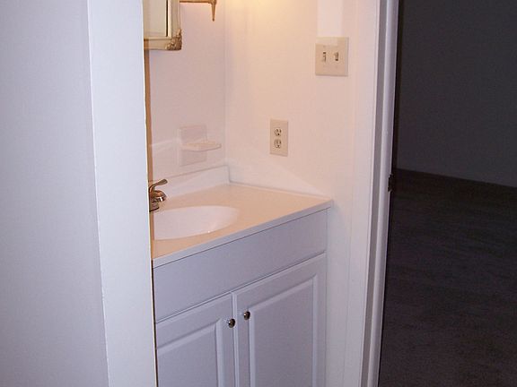 5th image of 500 E Elmwood Ave APT 3