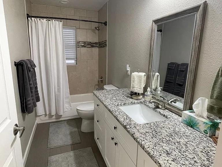 901 N Revere St — Photo 12