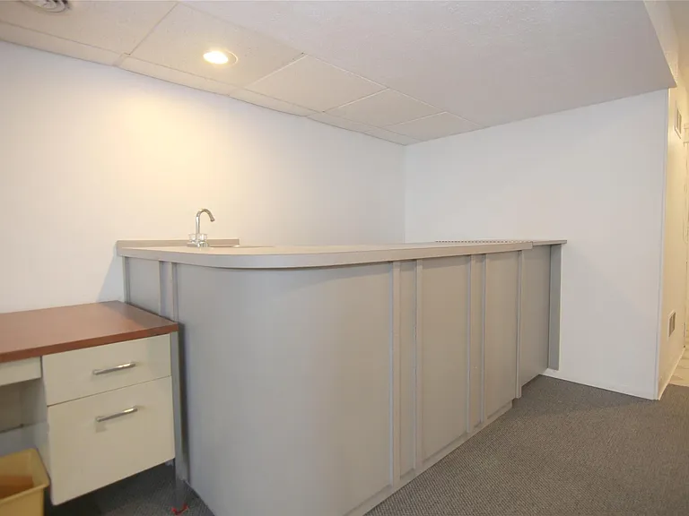 5590 Greenbriar Dr — Photo 31