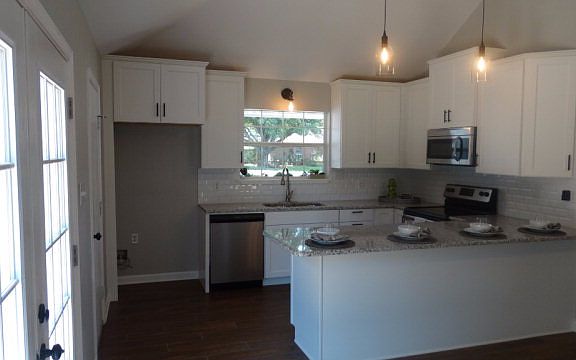 2nd image of 707 Pheasant Ln