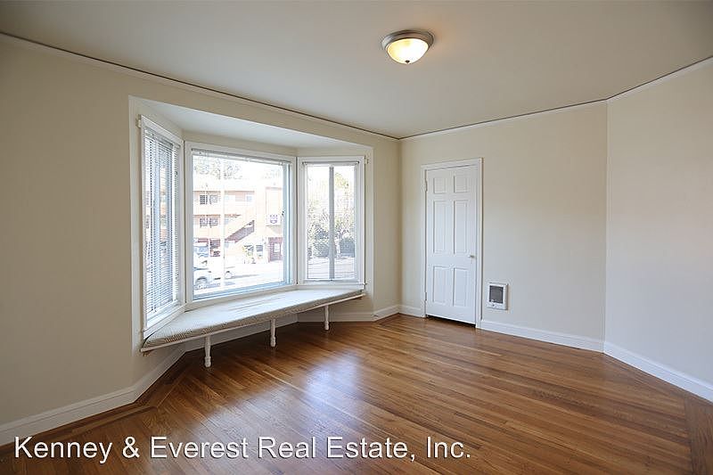 1st image of 30 Richardson Ave