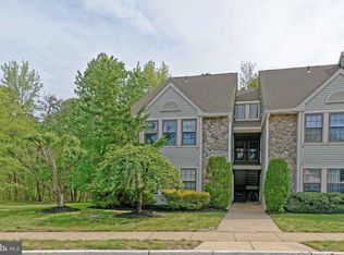 18 Bridgewater Dr, Marlton, NJ 08053