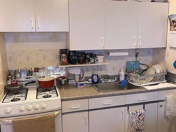 2nd image of 30-33 32nd St #2D