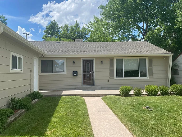 3401 S Glencoe St — Photo 1