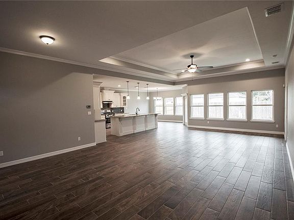 5th image of 6534 Paddington Dr