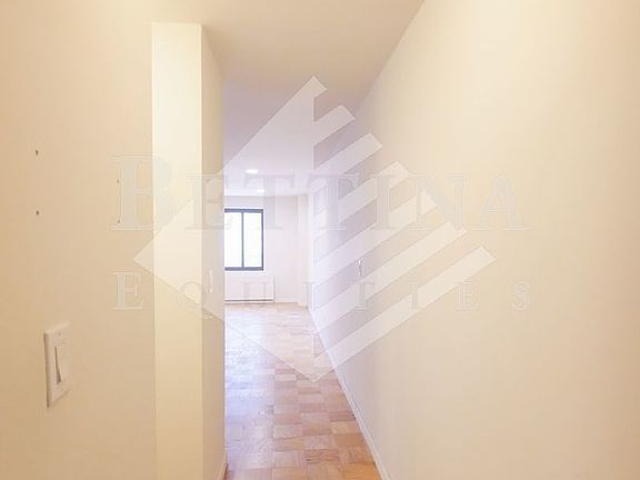 5th image of 77 5th Ave APT 8A