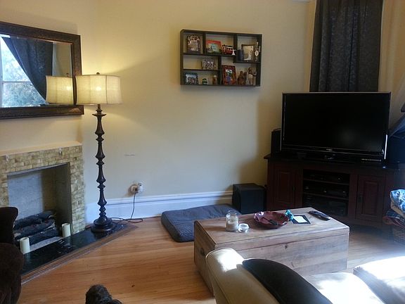 5th image of 1343 N Artesian Ave APT 1