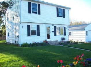 95 Endicott Dr, Warwick, RI 02886