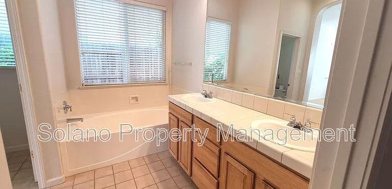 1085 Crystal Springs Dr — Photo 25