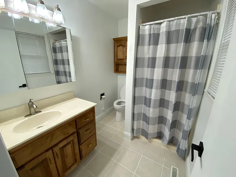 1329 E Snider St — Photo 23