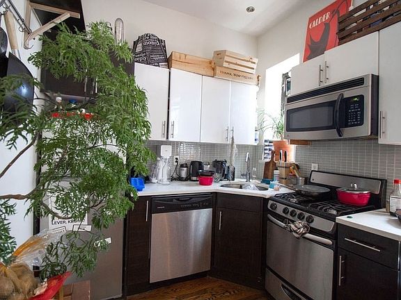 4th image of 1154 Pacific St APT 5h