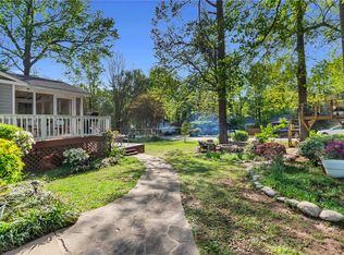 937 Summit Dr, Greenville, SC 29609