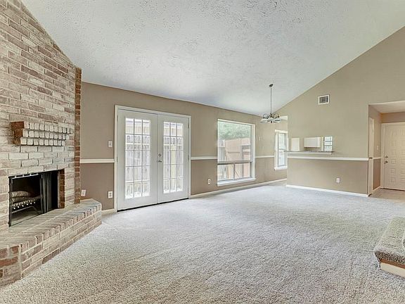 4th image of 10020 Lasaber Ct