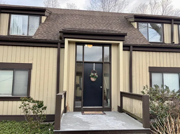 562 Poverty Road #E, Southbury, CT 06488