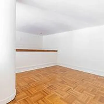 Rented by Bond New York | media 19