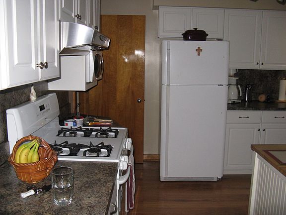5th image of 2447 Union Ave NE