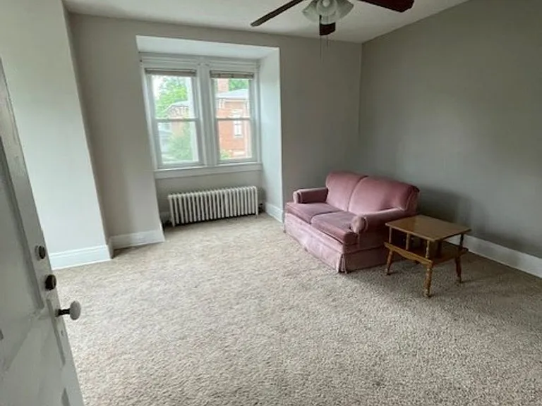 238 W Walnut St — Photo 9