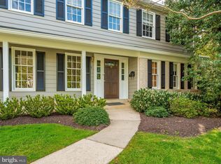 9 Atwell Ct, Potomac, MD 20854